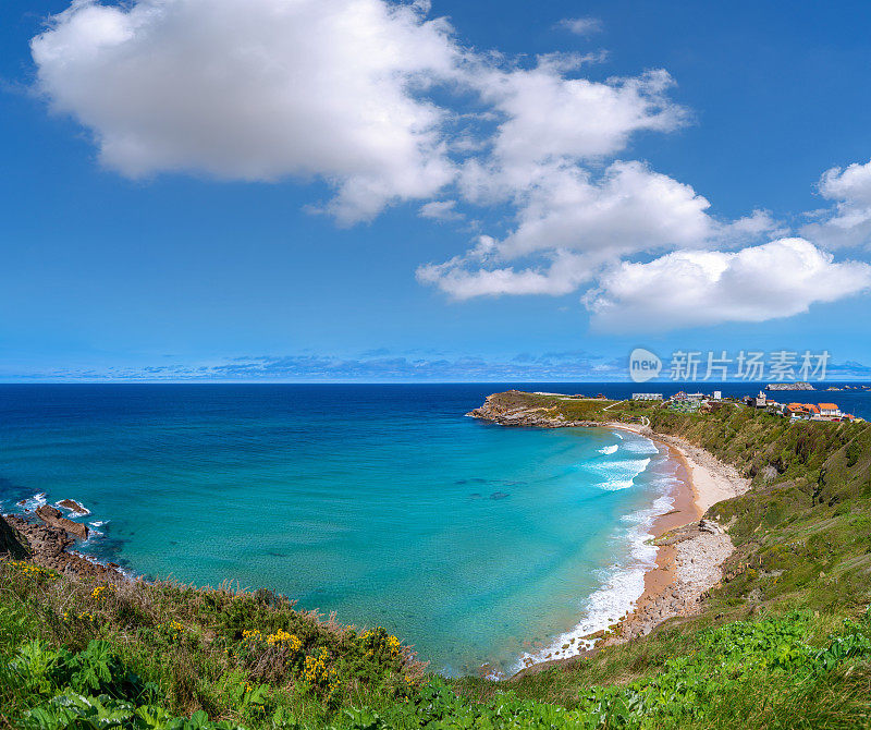 Playa de los Locos海滩在西班牙坎塔布里亚的苏安斯